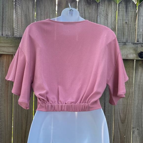 ACTIVE USA mauve flutter sleeve crossed crop top - Picture 2 of 4